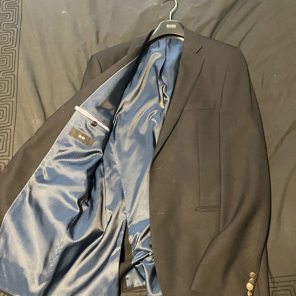 Men’s Hugo Boss Blazer - Size 42L - Picture 2 of 11